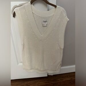 Abercrombie sweater vest